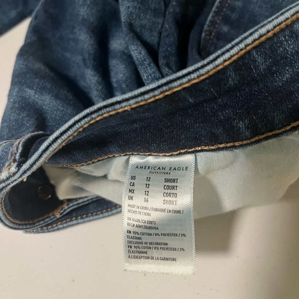 American Eagle Outfitters Dark Blue High Rise Jeans size 12 Short - Picture 4 of 4